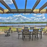 Tree-Lined Pocono Lake Retreat Walk To Beaches!