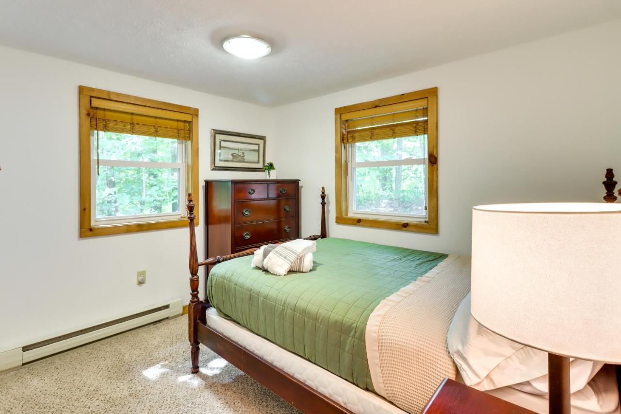 Tree-lined Pocono Retreat Walk To Beaches! *